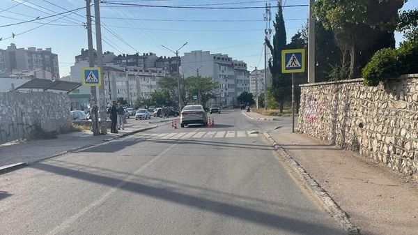 В Севастополе нетрезвый водитель сбил женщину на тротуаре