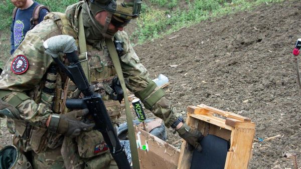 На швейной фабрике имени Крымской весны шьют бронежилеты