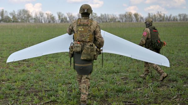Бойцы, задействованные в СВО, запускают современный беспилотный разведывательный комплекс