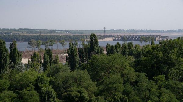 Вид на Каховскую ГЭС