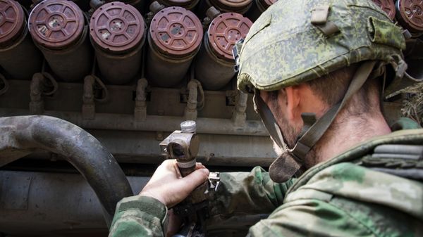 Работа расчета РСЗО Град в зоне СВО