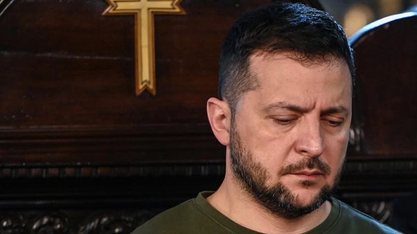 Президент Украины Владимир Зеленский на богослужении в Патриаршей церкви 