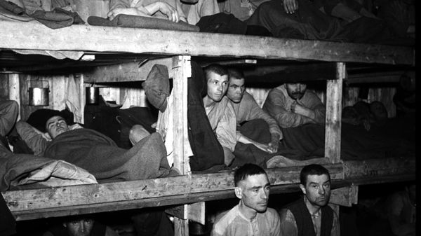 Советские военнопленные в одном из норвежских лагерей. 1945 г.