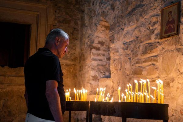 По словам священника, Церковь сплачивает вокруг себя армянский народ не только благодаря высоким народным идеалам, но и как образец сохранения культуры и народных традиций. 