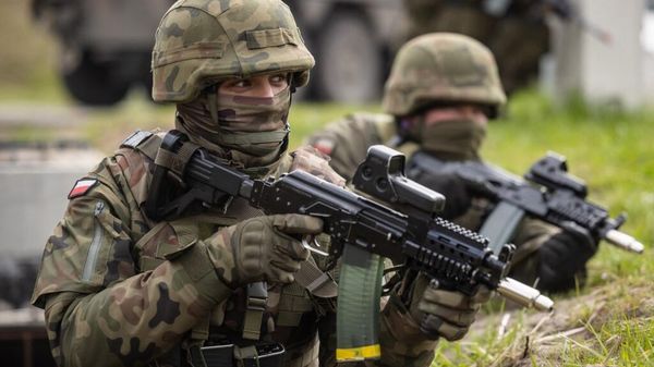 Польские солдаты во время военных учений