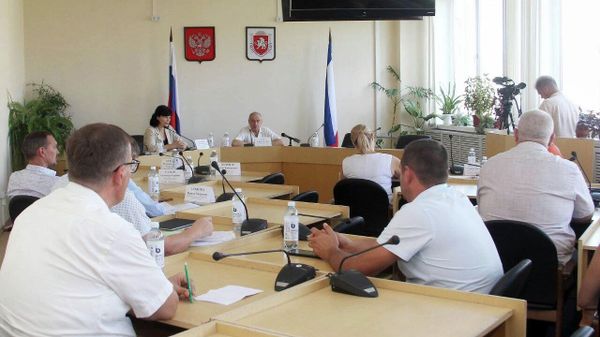 Совещание рабочей группы по оценке ущерба, нанесенного Крыму в результате водной блокады, в котором приняли участие крымские аграрии.