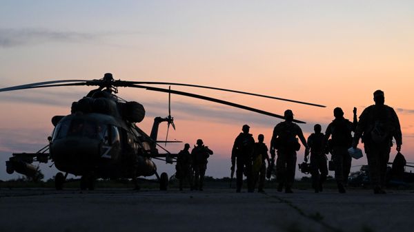 Группа военнослужащих ВС РФ