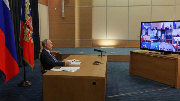 Президент РФ В. Путин провел заседание Российского оргкомитета Победа