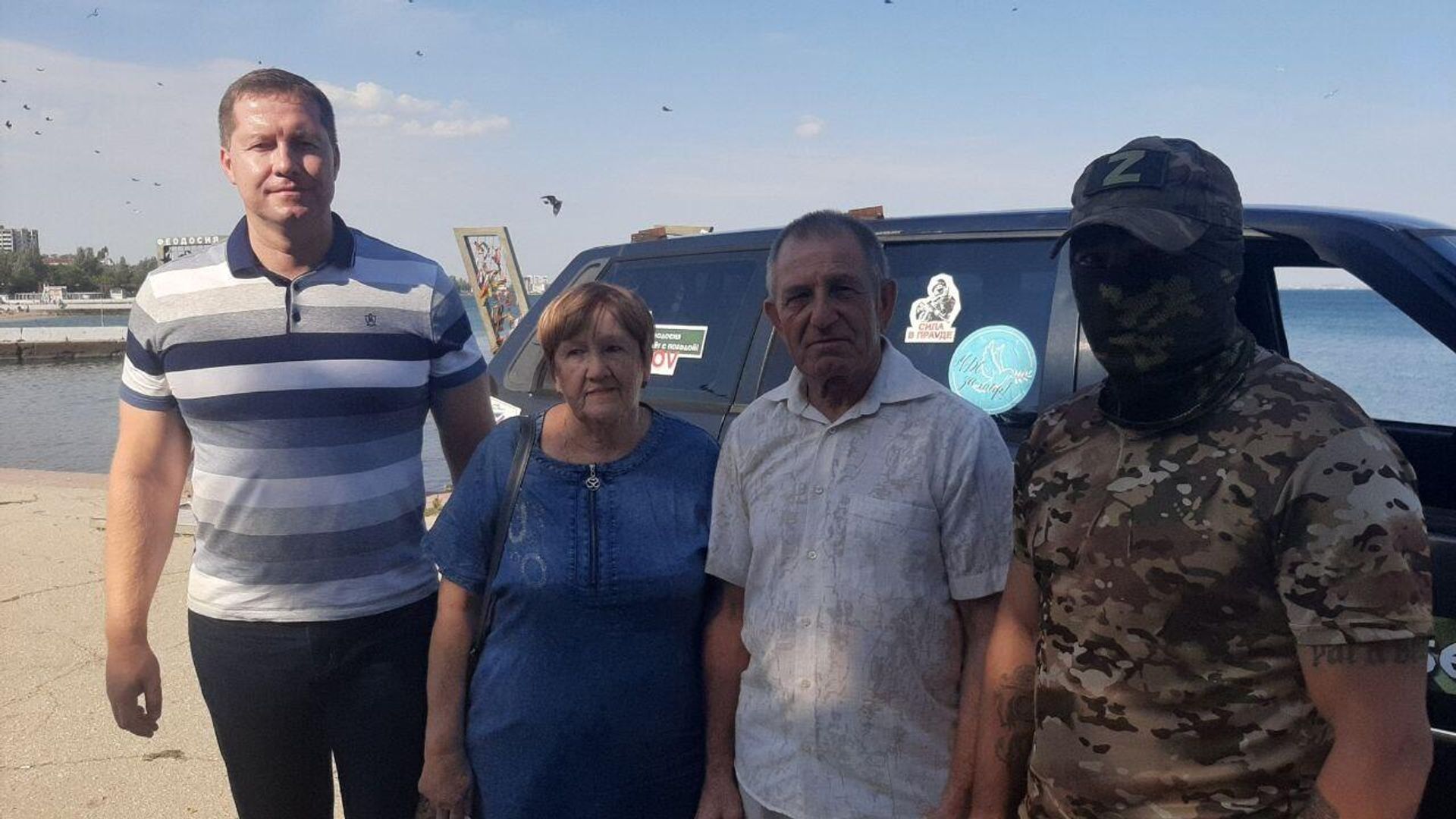 Николай и Валентина Зверевы передали российским военнослужащим доукомплектованный внедорожник - РИА Новости, 1920, 15.09.2023