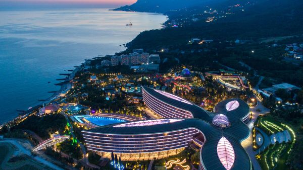 Mriya Resort & SPA получил две престижные премии на Саммите HR-директоров