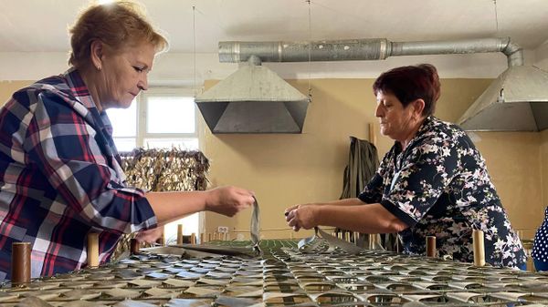 Изготовление маскировочных сетей