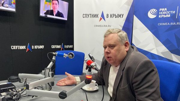 Андрей Ишин в студии радио Спутник в Крыму Андрей Ишин в студии радио Спутник в Крыму