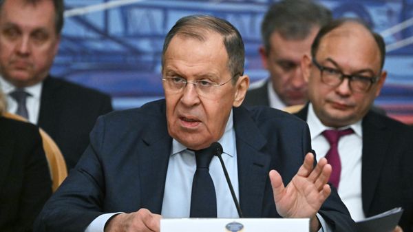 Глава МИД РФ С. Лавров принял участие в круглом столе по урегулированию украинского кризиса