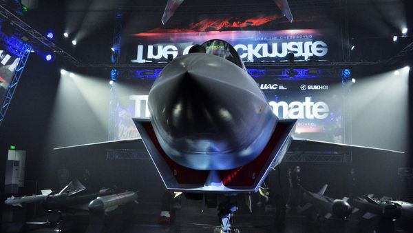 Российский истребитель пятого поколения Су-75 Checkmate