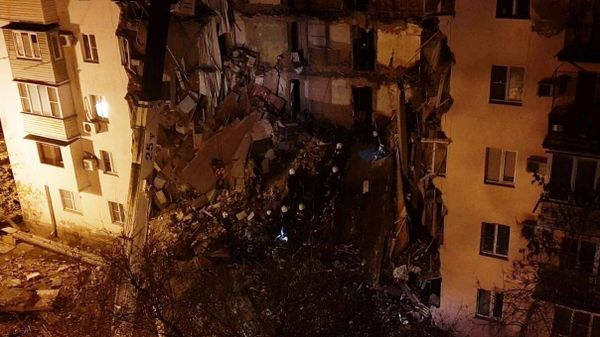 Часть жилого дома обрушилась в Астрахани