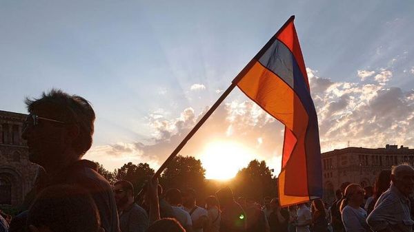 Протесты в Ереване на фоне эскалации в Нагорном Карабахе