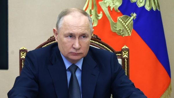 Президент РФ В. Путин провел совещание с членами правительства РФ