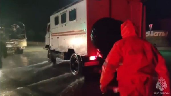 Эвакуация людей из затопленных районов