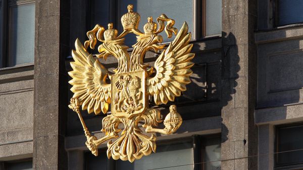 Герб на здании Государственной Думы РФ