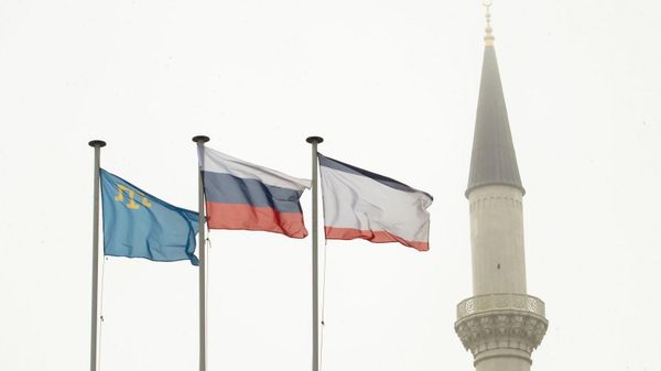 В Соборной мечети Симферополя проходит первый намаз