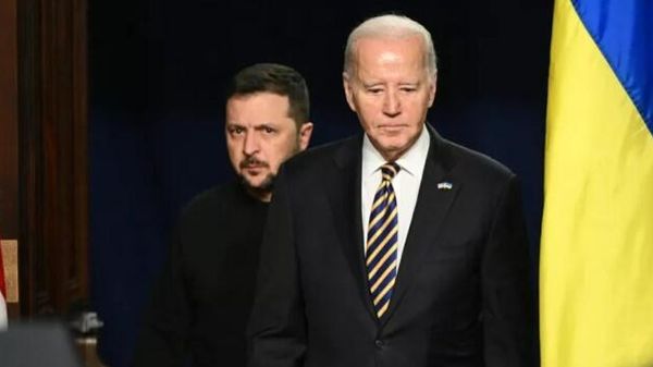 Президент Украины Владимир Зеленский и президент США Джо Байден перед началом пресс-конференции в Вашингтоне