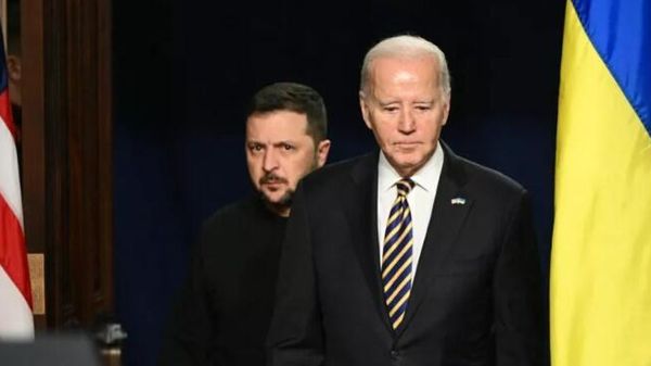 Президент Украины Владимир Зеленский и президент США Джо Байден перед началом пресс-конференции в Вашингтоне