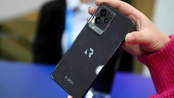 Презентация российского смартфона Р-ФОН