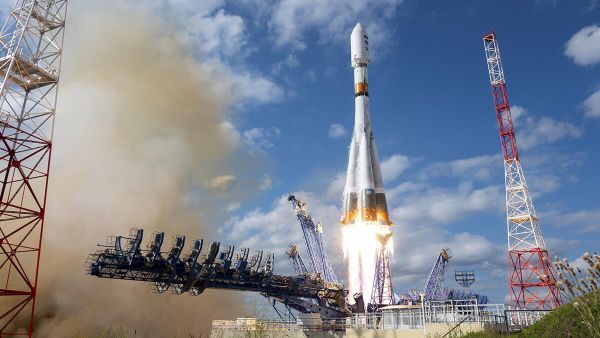 Запуск ракеты-носителя среднего класса Союз-2.1б с космодрома Плесецк