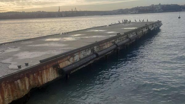 Причал в Севастополе Причал в Севастополе