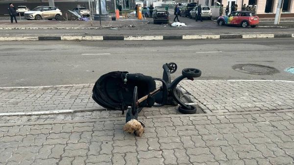 Последствия обстрела центра Белгорода ВСУ