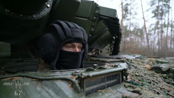 Боевик ВСУ в танке