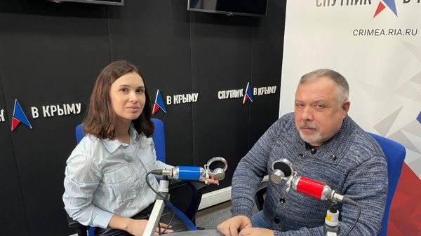 Игорь Шатров и Светлана Разина в студии радио Спутник в Крыму 