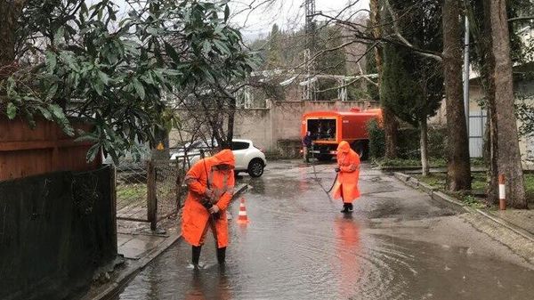 Последствия непогоды в Ялте