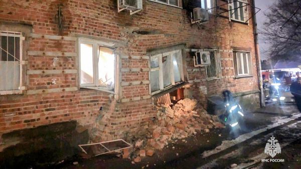 Обрушение стены пятиэтажного жилого дома в Ростове-на-Дону Обрушение стены пятиэтажного жилого дома в Ростове-на-Дону