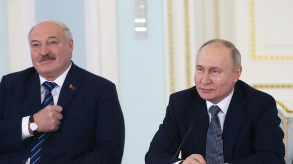 Мероприятие по случаю ввода в опытную эксплуатацию нового зимовочного комплекса станции Восток в Антарктиде