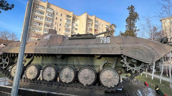 В Саках отреставрируют боевую разведывательную машину в Сквере афганцев