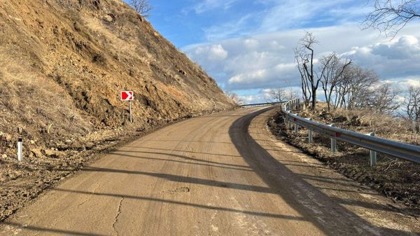 Дорожники устранили последствия схода селя на дорогу Нижняя Кутузовка - Верхняя Кутузовка 