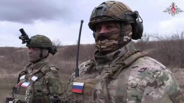 Морских пехотинцев из Севастополя наградили за отвагу в боях под Работино