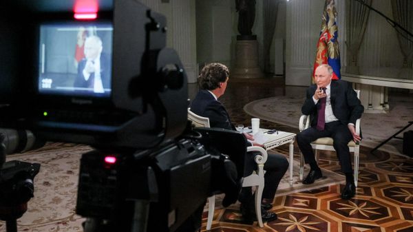 Президент РФ Владимир Путин дал интервью американскому журналисту Такеру Карлсону