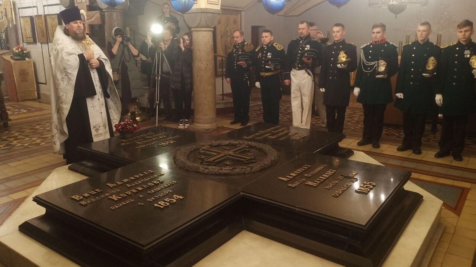В Севастополе прошла панихида по адмиралу Корнилову и героям СВО - РИА Новости, 1920, 13.02.2024