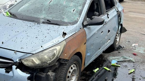 Автомобиль после обстрела ВСУ
