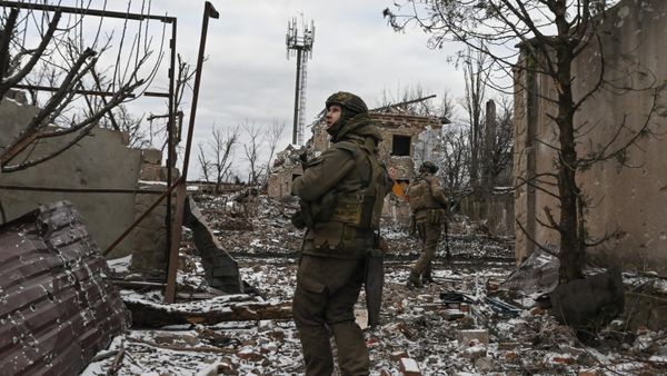 Военнослужащие Центрального военного округа на территории освобожденной Авдеевки