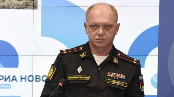 Преподаватель Черноморского высшего военно-морского училища имени П.С. Нахимова Анатолий Громыш Преподаватель Черноморского высшего военно-морского училища имени П.С. Нахимова Анатолий Громыш
