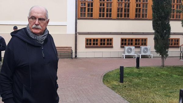Никита Михалков на открытии галереи имени Айвазовского в Феодосии