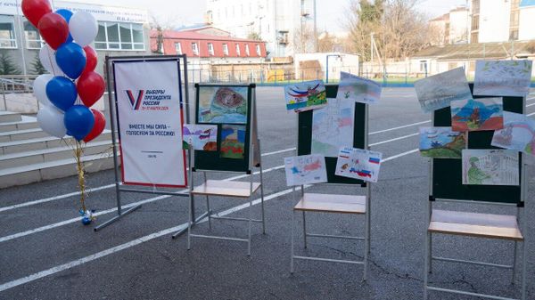 Голосование на выборах президента России в Симферополе