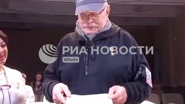 Никита Михалков проголосовал в Симферополе на выборах президента России
