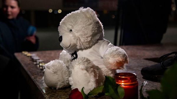 Акция в память жертв теракта в Крокус сити холле Акция в память жертв теракта в Крокус сити холле