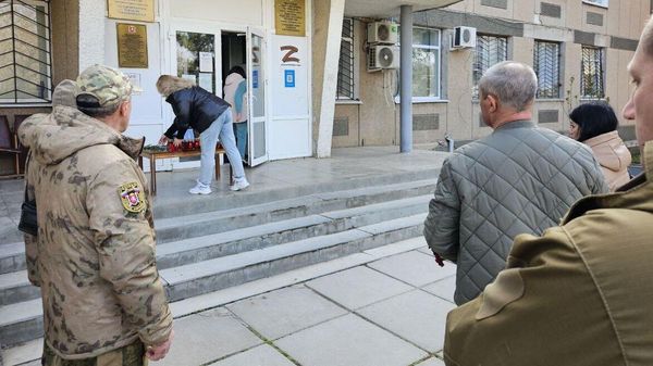 В Раздольненском районе организован стихийный мемориал в память о жертвах теракта в Крокус Сити Холле В Раздольненском районе организован стихийный мемориал в память о жертвах теракта в Крокус Сити Холле