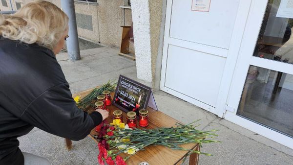 В Раздольненском районе организован стихийный мемориал в память о жертвах теракта в Крокус Сити Холле В Раздольненском районе организован стихийный мемориал в память о жертвах теракта в Крокус Сити Холле