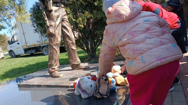Мемориал в память о погибших в теракте в Крокус Сити Холле в Бахчисарае Мемориал в память о погибших в теракте в Крокус Сити Холле в Бахчисарае